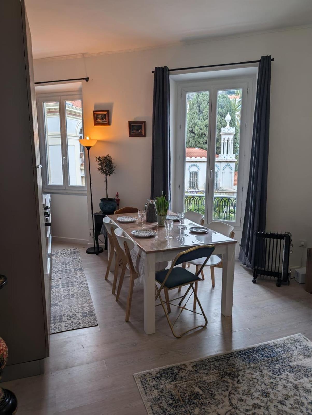 2 Pieces , Centre , 100 Metres Des Plages. Appartement