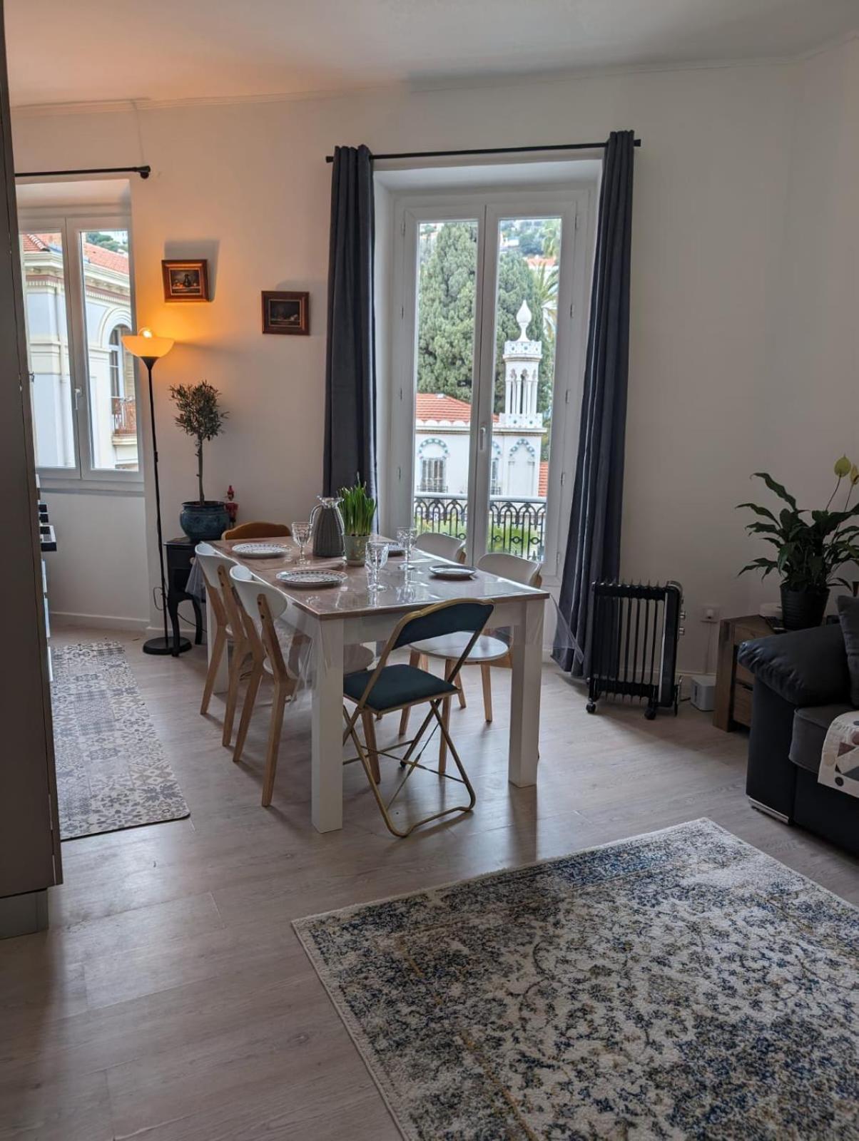 2 Pieces , Centre , 100 Metres Des Plages. Appartement
